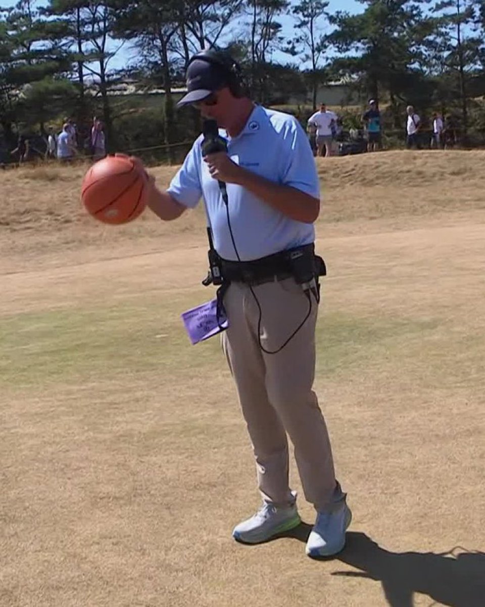 Fore Play tweet media