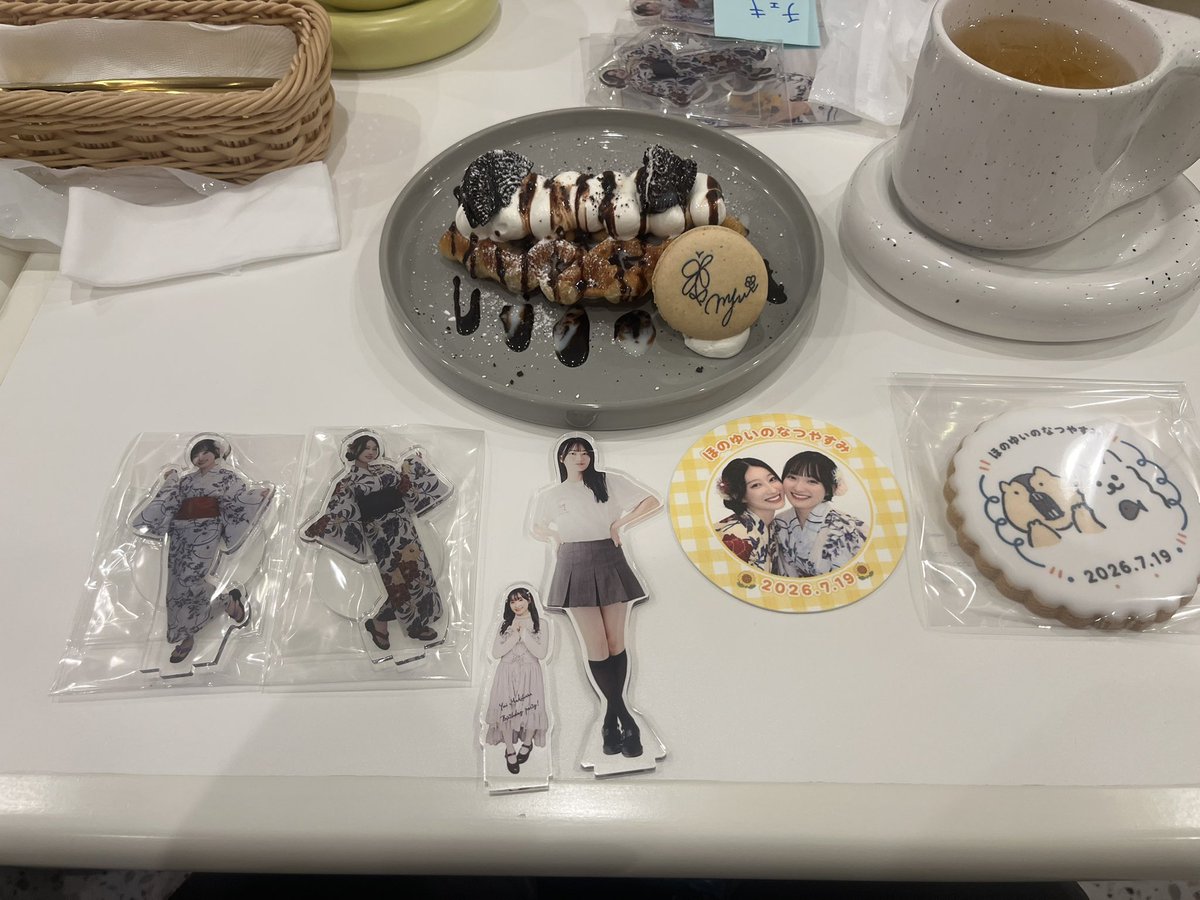 RRAISE1's tweet photo. #ほのゆいのなつやすみ 

2時間あっという間でめちゃくちゃ楽しかった！！！
なんかずっと後ろで下駄の音がパタパタ鳴ってましたけど←

シンメアクスタも買えたし、携帯も簡単に機種変できなくなったしで大変満足ですわ https://t.co/b7Pmdpu7pg