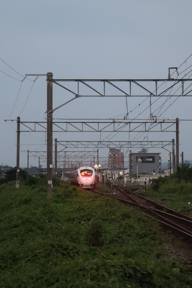 jikko680687's tweet photo. 【今日の787系】2026/7/19(Sun)
5014M特急にちりんシーガイア14号 宮崎空港16:15発 博多行き(博多22:04着)
787系 BM13編成(本ミフ)
#787系 #BM13 #南福岡車両区 #日豊本線 #大在駅 #坂ノ市駅 https://t.co/gkUa4DnjLi