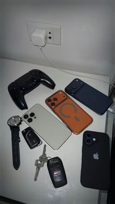 GntlemansGeek's tweet photo. Every man deserves a few timeless essentials. https://t.co/mFouWsGQSB