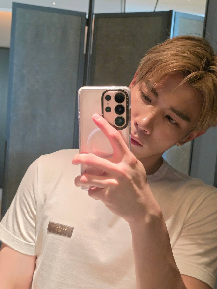 fourthcil's tweet photo. his dna is literally PINK 🎀 https://t.co/GPe2JxhQ5M