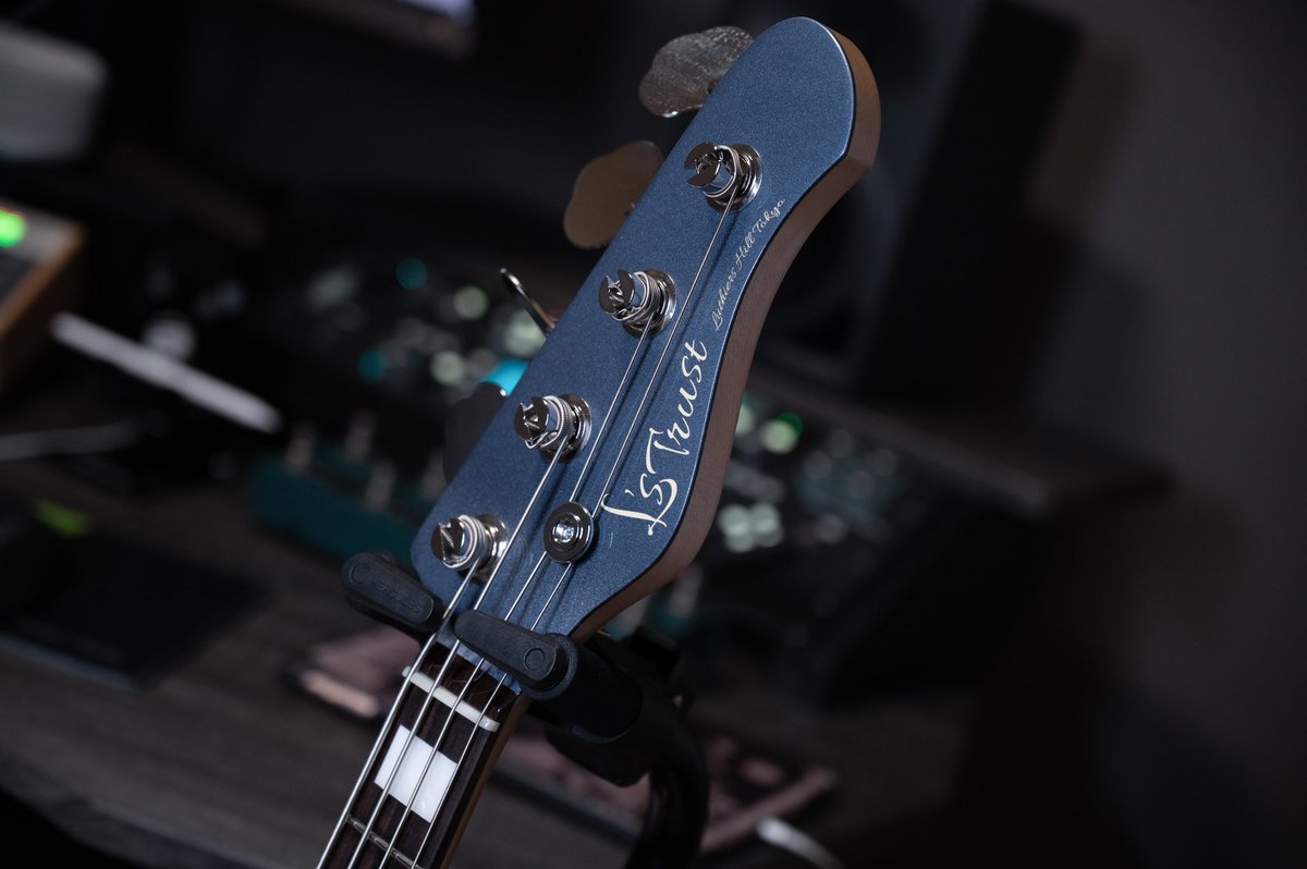 ChimakiP_'s tweet photo. My new gear 🎸 L’s TRUST https://t.co/IGEMiSuhoe