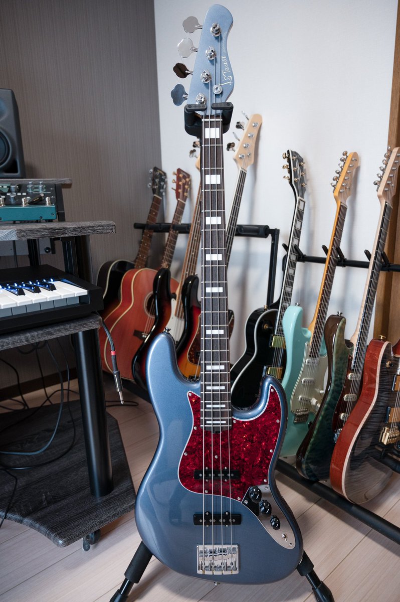 ChimakiP_'s tweet photo. My new gear 🎸 L’s TRUST https://t.co/IGEMiSuhoe