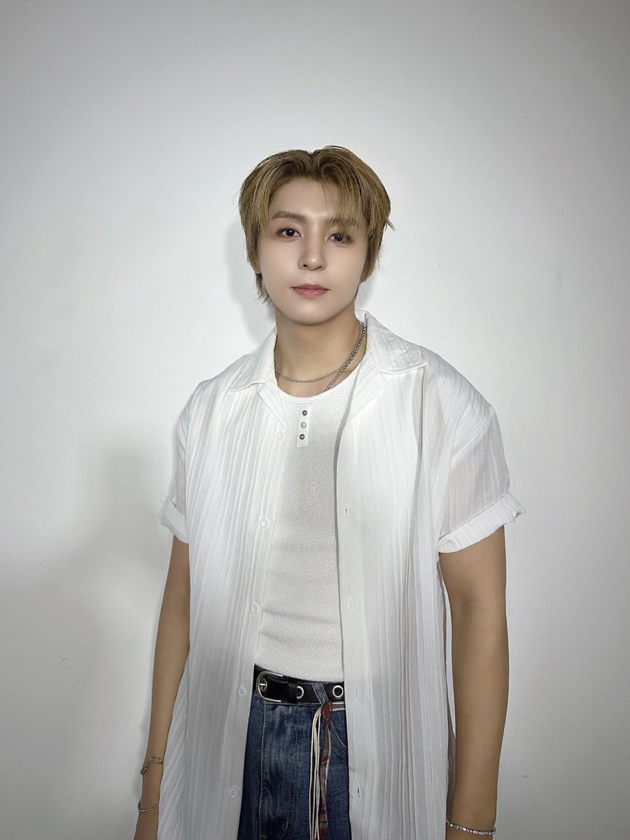 yun_n_OFFICIAL's tweet photo. [📸] 260719 SBS 인기가요 & 2nd Single Album [BLUE MOON] 발매 기념 팬사인회 [데일리덕] 완료✔️

마지막 음악방송까지 함께해 준 골드니스!
응원 하나하나가 큰 힘이 됐어요 🫶
오늘의 인가부터 팬사인회까지 니스들과
가득한 하루 보내서 다음 주도 열심히 달려볼게요 💙

#최성윤 #CHOISUNGYUN #BLUEMOON