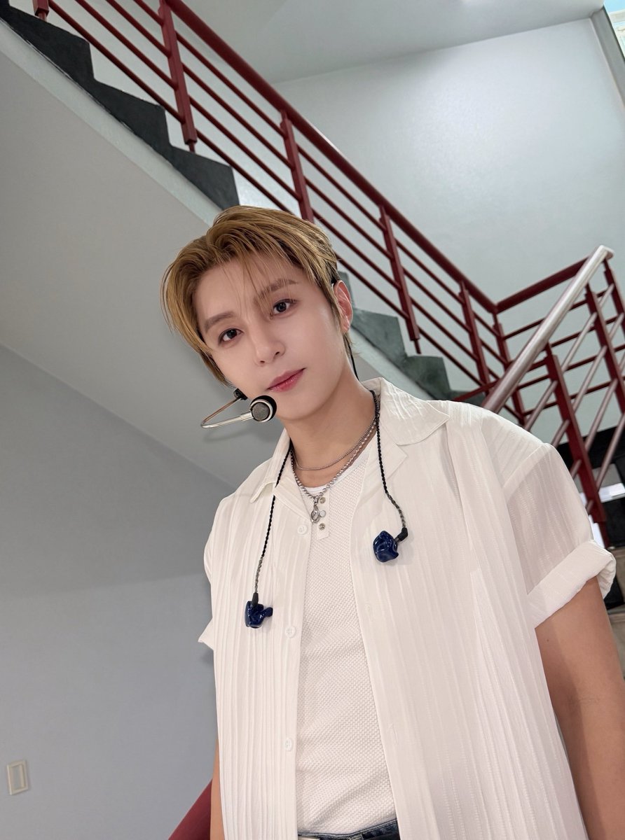 yun_n_OFFICIAL's tweet photo. [📸] 260719 SBS 인기가요 & 2nd Single Album [BLUE MOON] 발매 기념 팬사인회 [데일리덕] 완료✔️

마지막 음악방송까지 함께해 준 골드니스!
응원 하나하나가 큰 힘이 됐어요 🫶
오늘의 인가부터 팬사인회까지 니스들과
가득한 하루 보내서 다음 주도 열심히 달려볼게요 💙

#최성윤 #CHOISUNGYUN #BLUEMOON