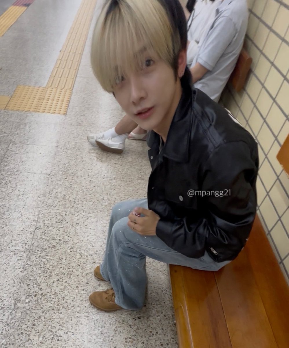 mpangg21's tweet photo. 공계가 여기밖에 없어서 조심스레 올려봅니다,, 오늘 역에서 박준일님 봤고 엄청 친절하게 인사해주셨습니다! 시간 지나구 올려요🙏🏻
#박준일 #목격담 https://t.co/33uyy18P4o