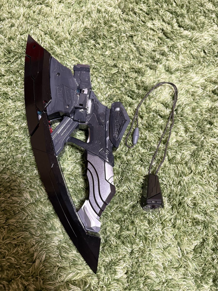 kivitaro233's tweet photo. オリトラ作家仲間とのオフ会も兼ねて、ザライブ名古屋公演 午後回に、
自作のオメガヴォイドスラッガー片手に参加しました！！

めちゃくちゃ楽しかったし、最後のソラトとコウセイのメッセージには、本当に胸打たれました！！
ありがとう、オメガ！！ありがとう、ウルトラヒーロー！！ https://t.co/6BfrZJjL7j