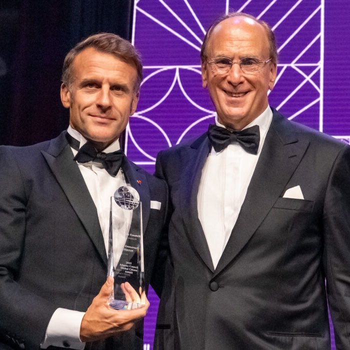 TribunePop23's tweet photo. 📂🇫🇷🇺🇸FLASH INFO - La French-American Foundation a dévoilé sa promotion 2026 des “Young Leaders”. 

Parmi les heureux élus figure le lieutenant-colonel Thibéry Lancrenon, officier de l’Armée de Terre affecté à l’État-major des Armées.

Ingérence interne ou externe ? 🤔 https://t.co/lx8g3vEqMN