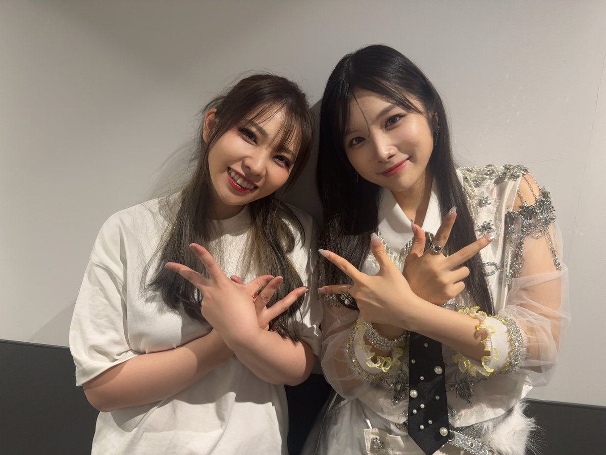 zaxic_r's tweet photo. 岬なこさん、ざくが謎のポーズしてたら一緒にやってくれて天使。ばぶ

佐々木李子ちゃん、田中有紀ちゃん！2人とも綺麗で鬼かっこよかった〜！😭ゆきぴはツーマンよろしくです♡

そしてARCANA PROJECTさん。花宮ハナという逸材を諦めたくない、私です！！アイレは神！！！#LantisDAYZ https://t.co/8Mj4ChR5mN