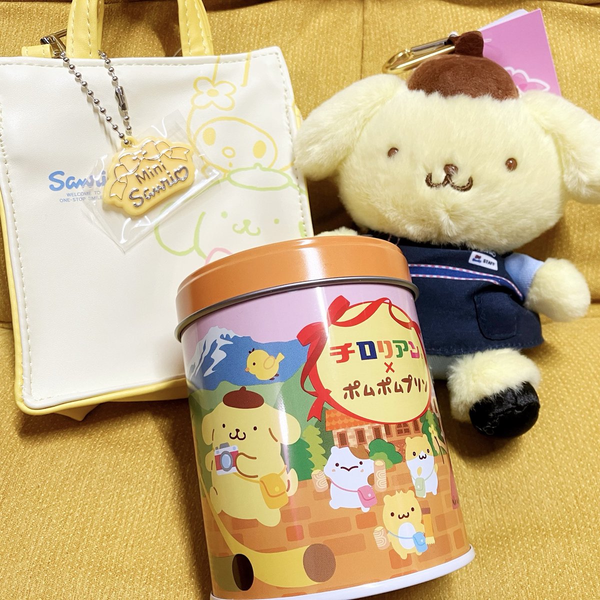 kuma09pom's tweet photo. 直近の購入品〜
チロリアン見つけたよ💓
ポーチなかなか見つからず何店舗も回った😂 https://t.co/oO2aXUMICv
