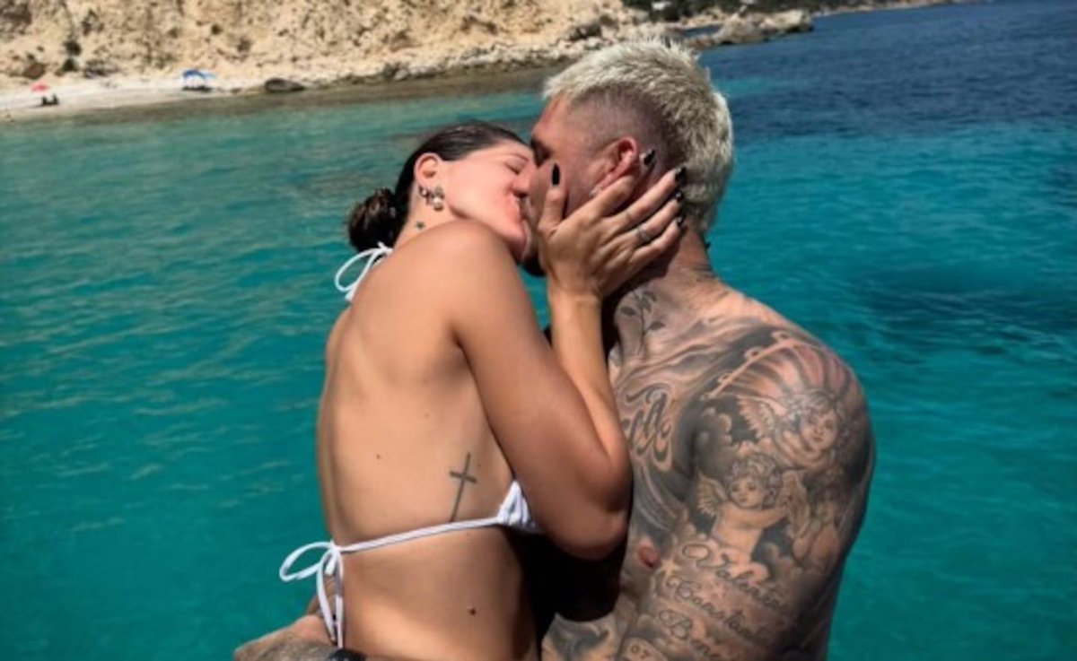 WeAreGodFather's tweet photo. Love them or hate them, Mauro Icardi &amp; China Suárez know how to keep people talking. 💀 https://t.co/B04v1tNCUf