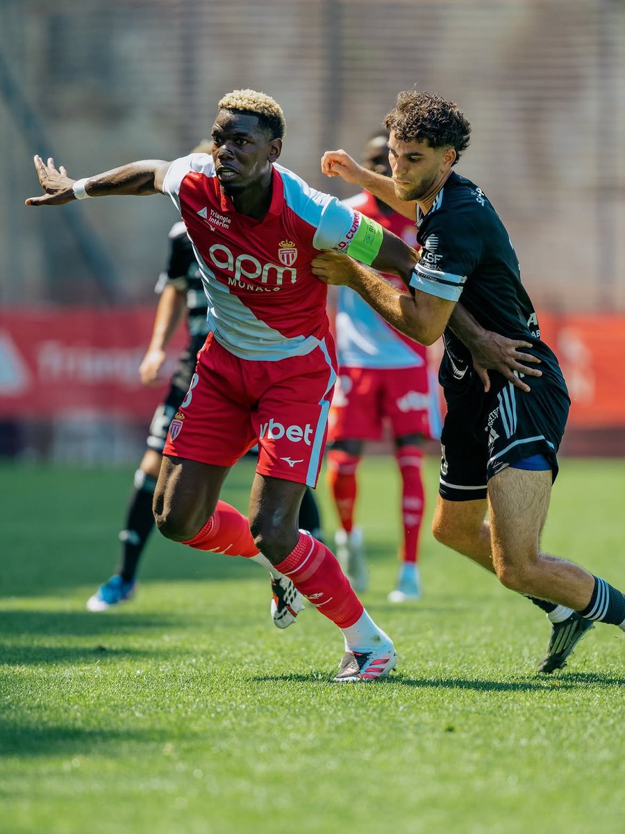 L1InsiderBRL's tweet photo. 🚨 Paul Pogba foi titular e capitão do Monaco no amistoso de ontem, contra o Saint-Priest (vitória por 5-2).

Filipe Luís deposita muita confiança no campeão do mundo.

🗞️ @footmercato https://t.co/SjsXceih8i