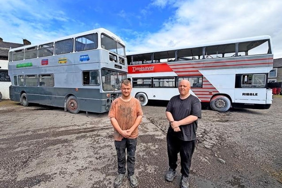 LiveLancs's tweet photo. Volunteers race to restore iconic heritage buses ahead of Lancashire event
https://t.co/pyZeFI3ByM https://t.co/bCTkNEGOT1