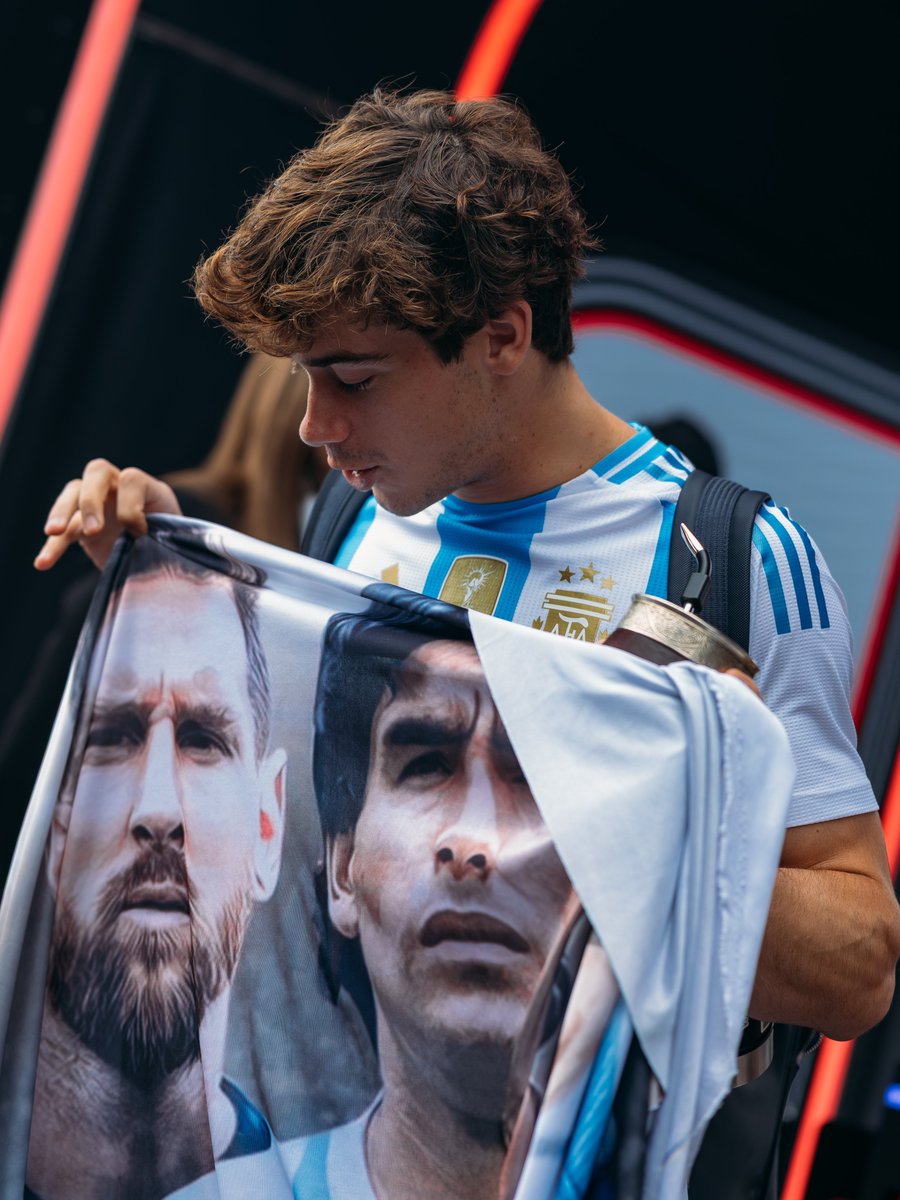 giraltpablo's tweet photo. Franco Colapinto 🆚️ Carlos Sainz

🇦🇷🇪🇸 La final del Mundial también se palpita en el GP de Bélgica en la Fórmula 1. https://t.co/iK6gcefwrH