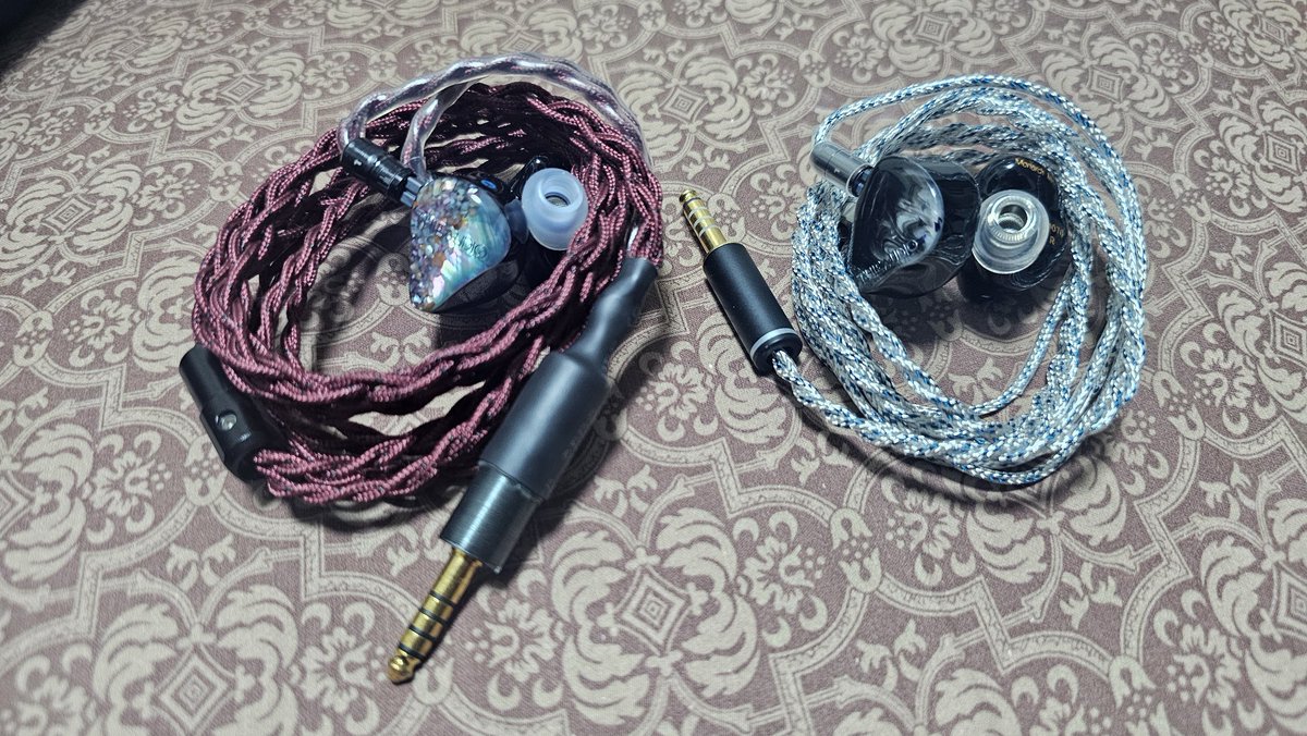 0SWEET_S's tweet photo. Thieaudio monarch vs monarch mkiii https://t.co/Igp7GIJqbx