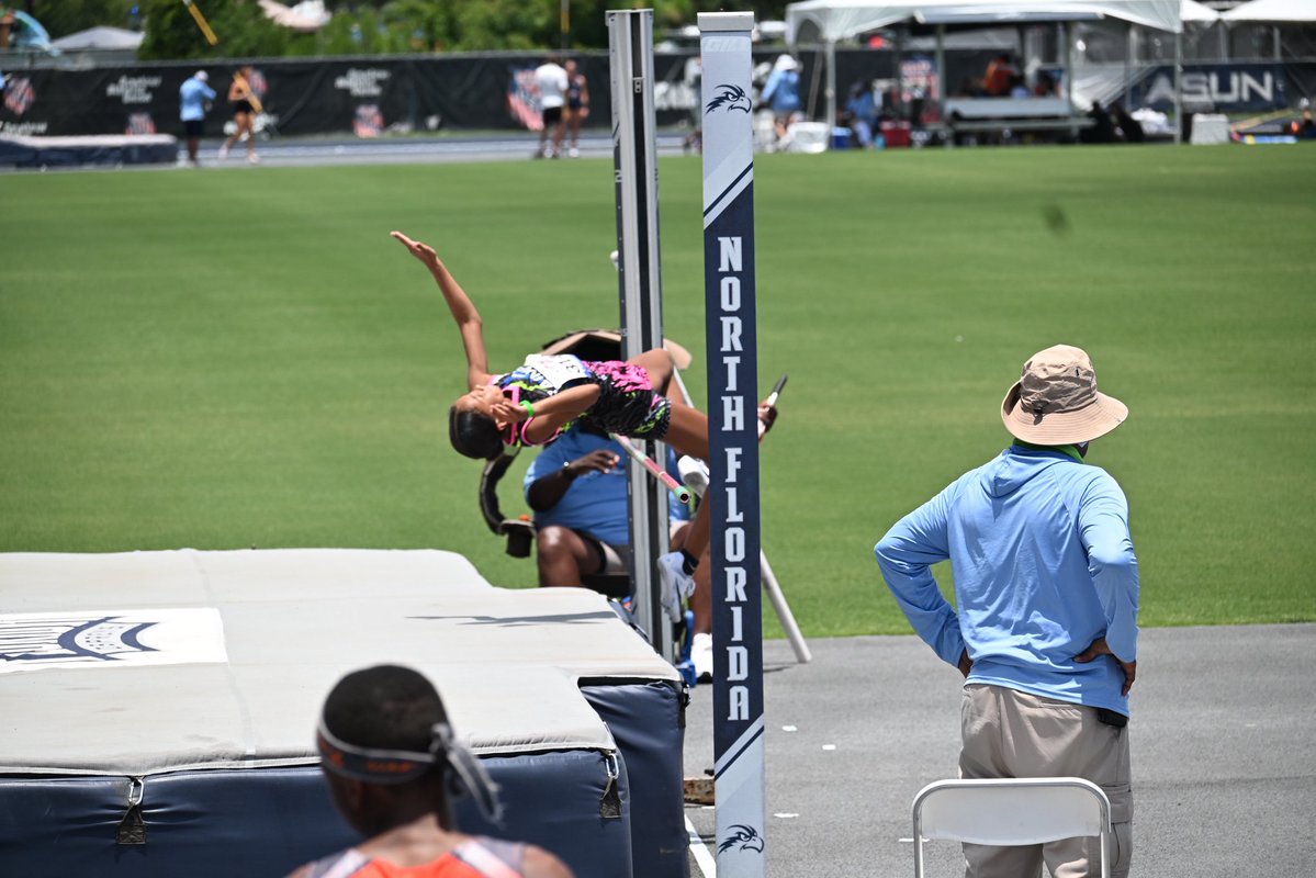 CRaineySpeed's tweet photo. Congratulations to my daughter!
She didn't get to compete much this track season because of cheer, but she proved she's always ready when the opportunity comes. 3rd Place in High Jump at the AAU Club National Championships, earning All-American honors! 🐊 #track #athlete #gators https://t.co/sapx4VnKTg