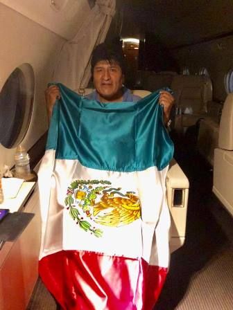 PFifiona's tweet photo. Y no se les olvide mis chairos, el lujoso Gulfstream G550 en el que viajó Claudia Sheinbaum al partido del Mundial es el mismo en el que trajeron a Evo Morales... https://t.co/OHYwLKnVyO