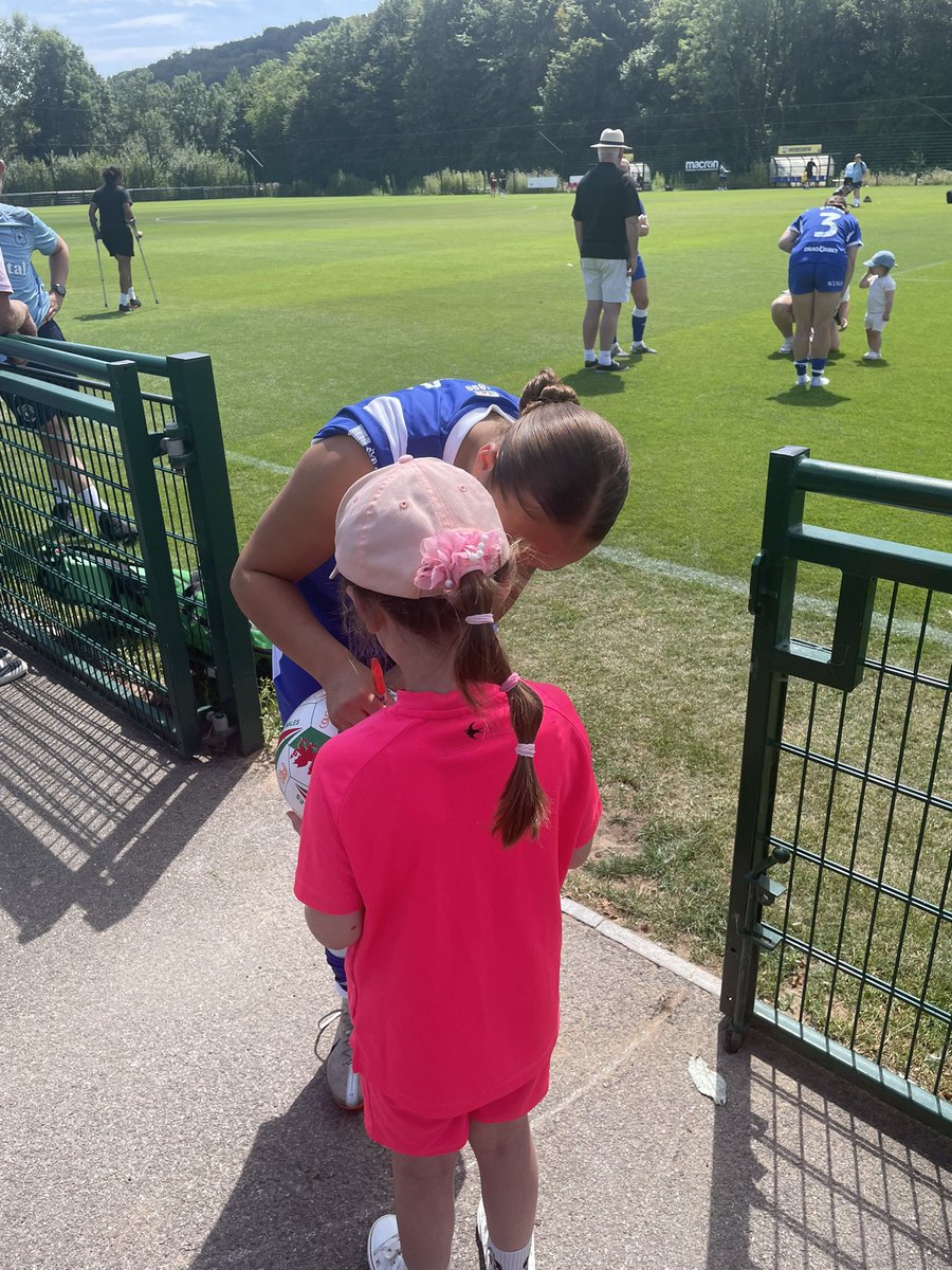Mike_Carne_'s tweet photo. Special thanks to @HannahDaley8 @ffi__ffi @KerryWalklett @lilyfbillingham &amp; @Holliesmith04 for making it extra special for Carys https://t.co/A1KvOn1yy4