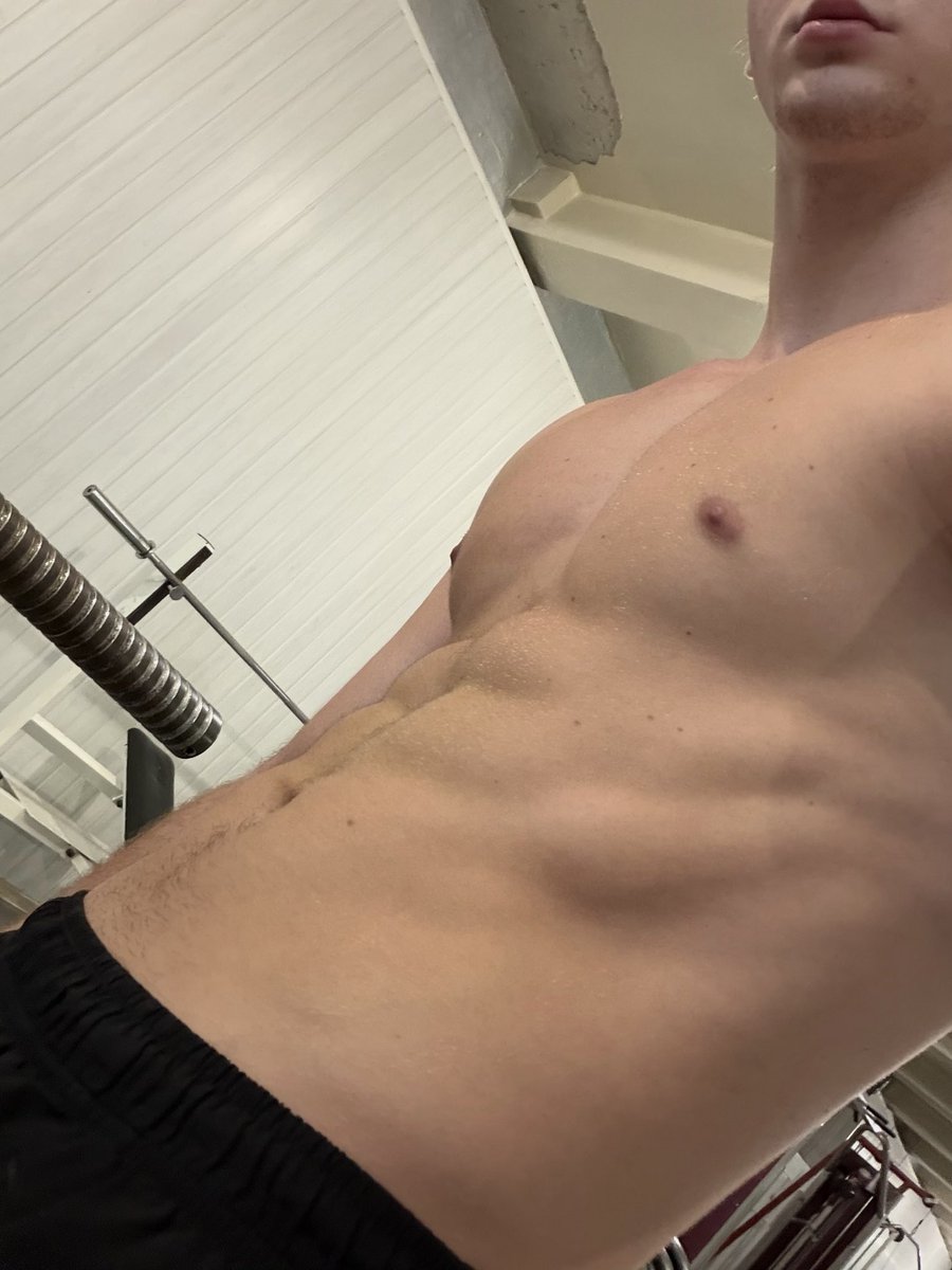 Marko_339's tweet photo. Chest is pumping🥶 https://t.co/3qJH7VAl11
