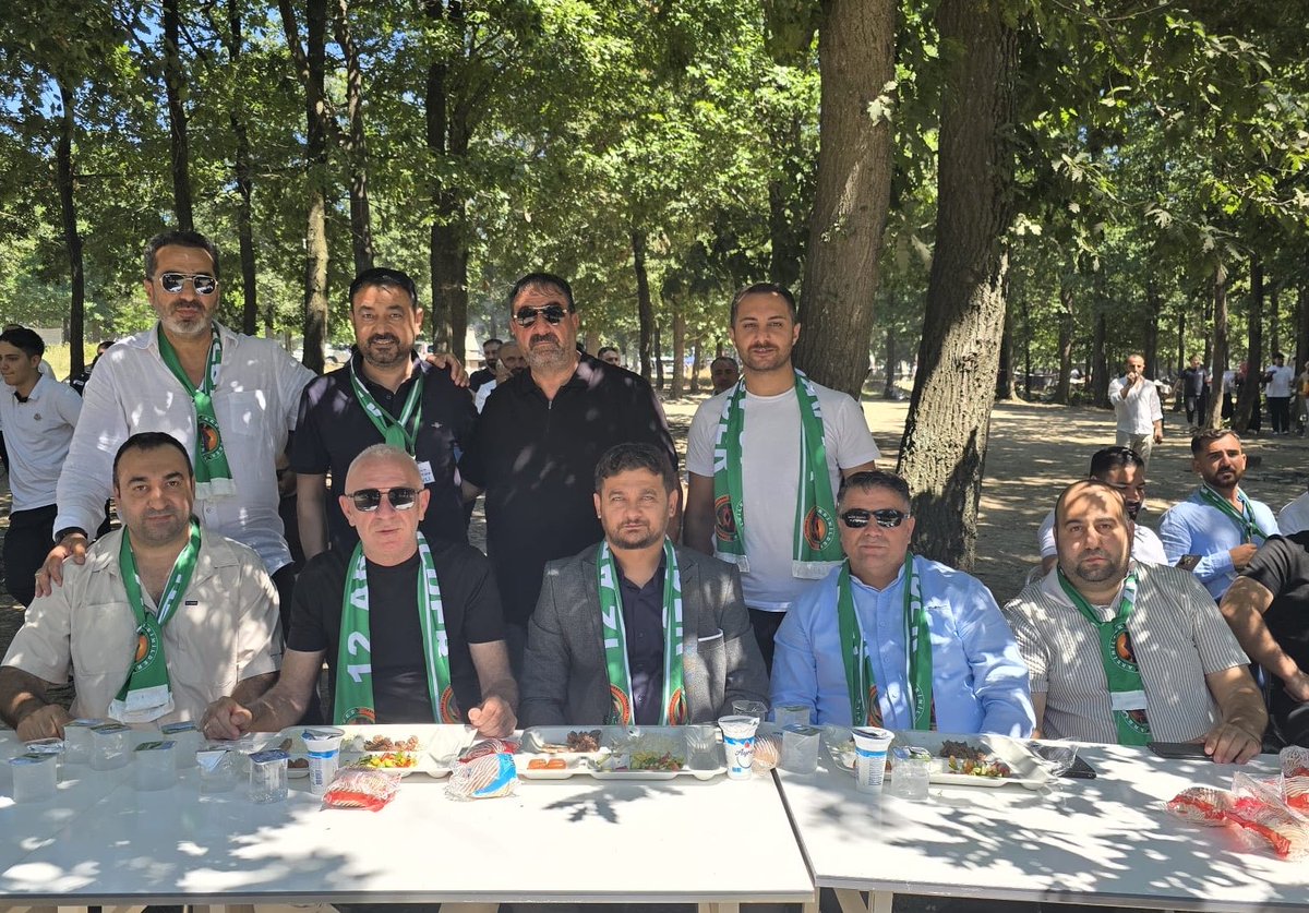 mhparnavutkoy's tweet photo. İlçe Başkan Yardımcımız @Reiscelikmhp Reis Çelik, Bölge Başkanımız @ercaneker55 Ercan Eker ve Yönetim Kurulu Üyelerimizle birlikte Arbinilder Arnavutköy Bingöl İl Derneğinin düzenlemiş olduğu geleneksel piknik programına katılım sağlayıp İlçe Başkanımız Sn. Cihan Barut’un @CihanBARUTCCC selamlarını ilettiler.
Dernek Başkanı Feyzi Tuncel ve yönetimine nazik davetleri için teşekkür ederiz.
@_MHPistanbul_ @rahmancanmhp @CamurMehmet123