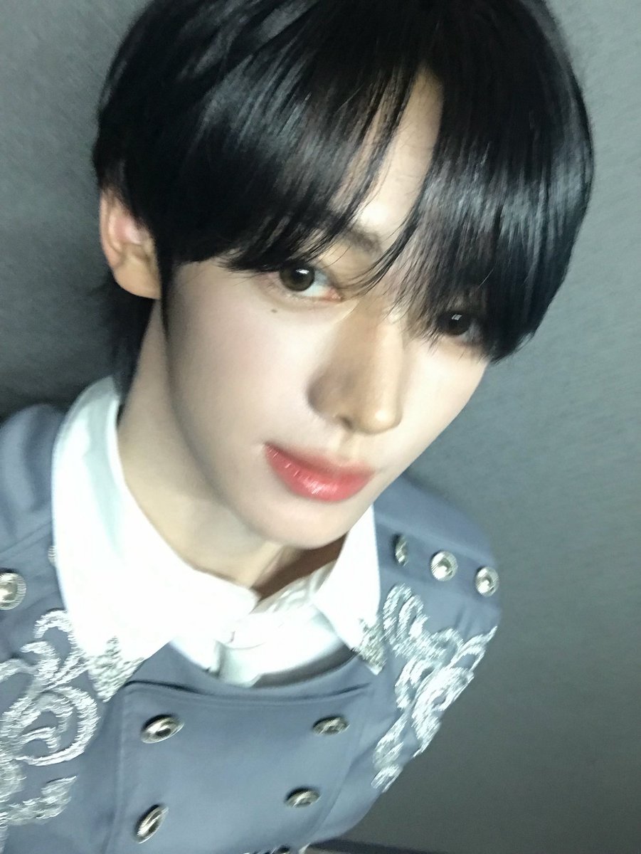 9f_ble's tweet photo. 猫顔が好き！
いつも一生懸命で努力家な子が好き！
愛嬌が良い子が好き！
綺麗な顔が好き！
可愛い顔が好き！
よく笑う子が好き！
優しくて思いやりに溢れる子が好き！

↑これに一つでも当てはまったらハンジンのこと大好きになる可能性大ありなので調べてみてね✨✨✨ https://t.co/5AKlb9WG8o