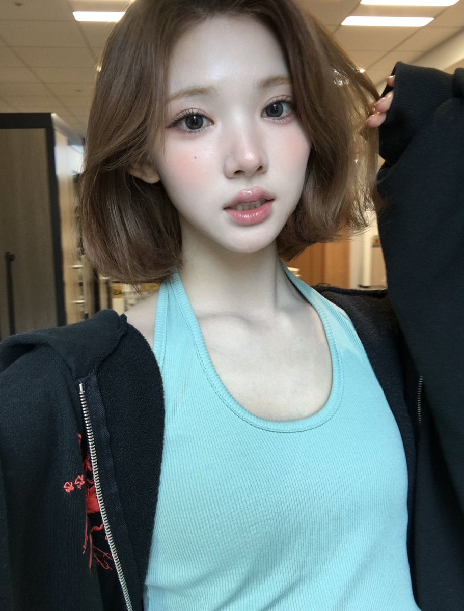 9oversclub's tweet photo. 얼굴 진짜 미친 거야 https://t.co/Pk3rixUliK