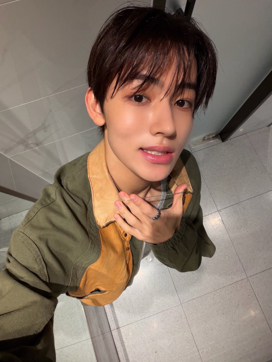 zhaoyufancokr's tweet photo. [260719] #SEONGHYEON #성현 Weverse Post

“put your phone down
🤳❌
❤️‍🔥❤️‍🔥❤️‍🔥❤️‍🔥” https://t.co/EpdyxbPNvb