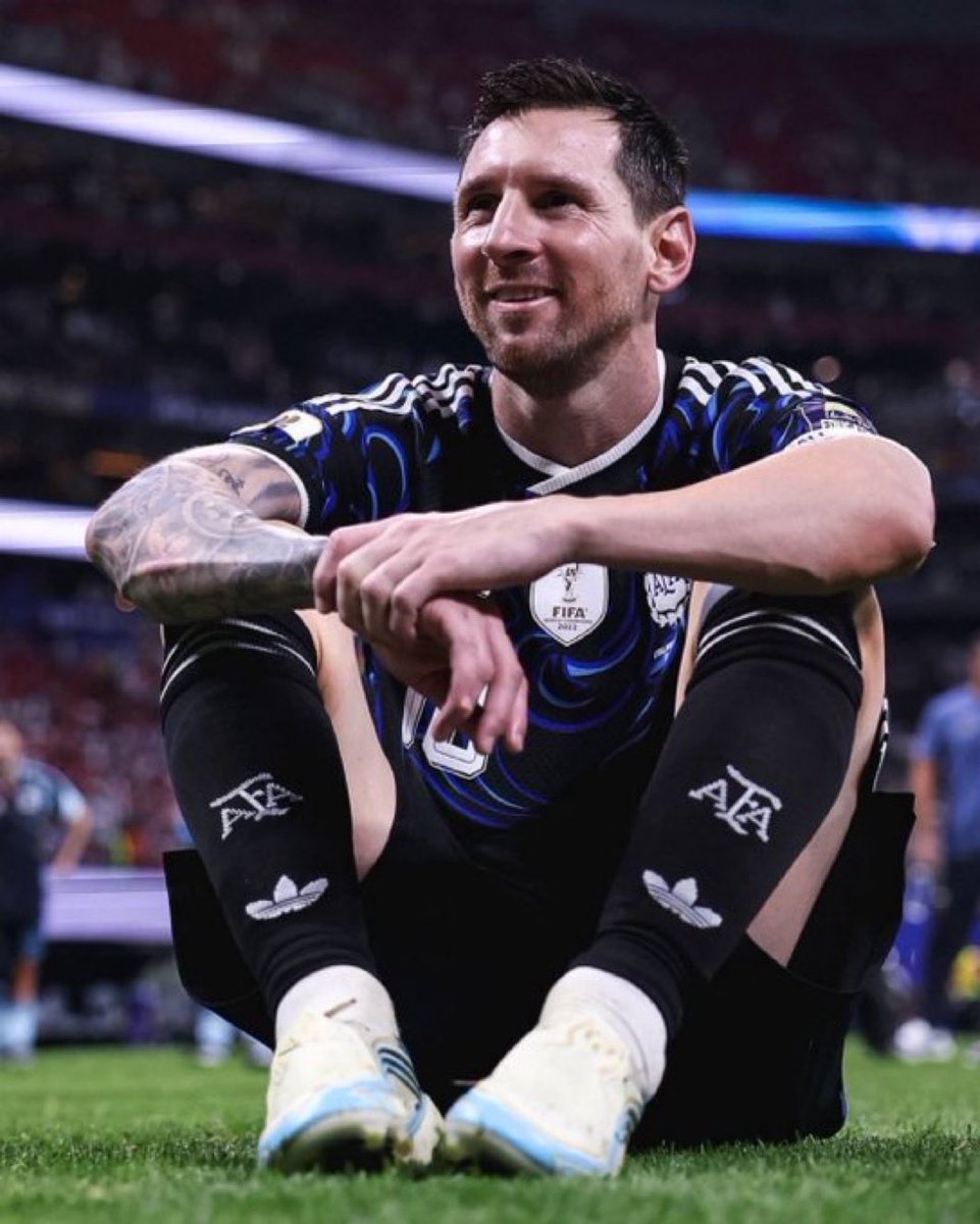 Culer7777's tweet photo. كان المفروض نستمتع بالبطولة دي ، بدون ضغوطات ولا قلق بعد ما ميسي كسب كاس عالم و بالون دور ٢٠٢٢ 

لكن ميسي قرر يفاجئنا كلنا و يحطنا تحت ضغط اكبر من ٢٠٢٢ كمان ، مكنتش مستعد ابدا للضغط دا حقيقي

ان شاء الله من نصيبك يا ليو https://t.co/BjpAoN2d5c