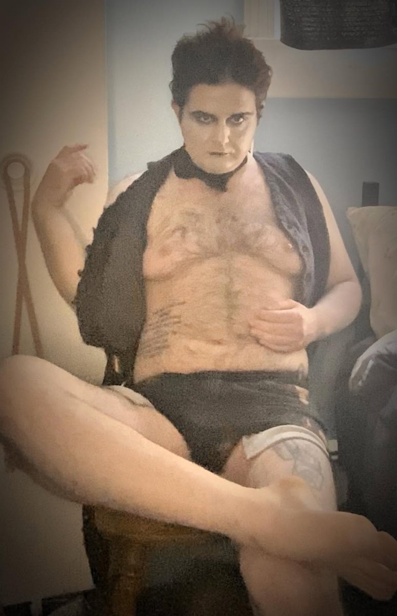 TheAspenBlack's tweet photo. I can't be professional all the time
The full nude versions are on my fansly
#suitandtie #buisnesscasual #sexy #meninsuits #ftm #transman #transmasc #transmale #transboy #transguy #transgendermale #fanslyftm #hairymen #hairyman #femboy #femininemen #altguy #gothguy #corpgoth #hot https://t.co/ihTkqsfXtU