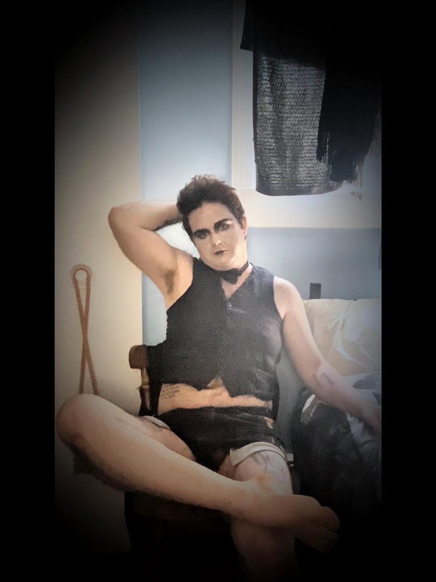 TheAspenBlack's tweet photo. I can't be professional all the time
The full nude versions are on my fansly
#suitandtie #buisnesscasual #sexy #meninsuits #ftm #transman #transmasc #transmale #transboy #transguy #transgendermale #fanslyftm #hairymen #hairyman #femboy #femininemen #altguy #gothguy #corpgoth #hot https://t.co/ihTkqsfXtU