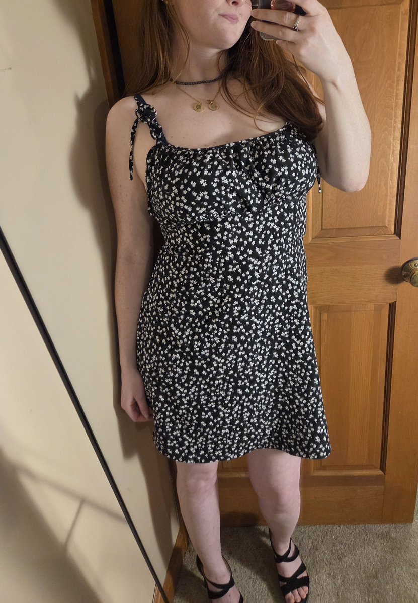 Ruby1160594's tweet photo. We all love sundress season. https://t.co/R9BfQY8RtI