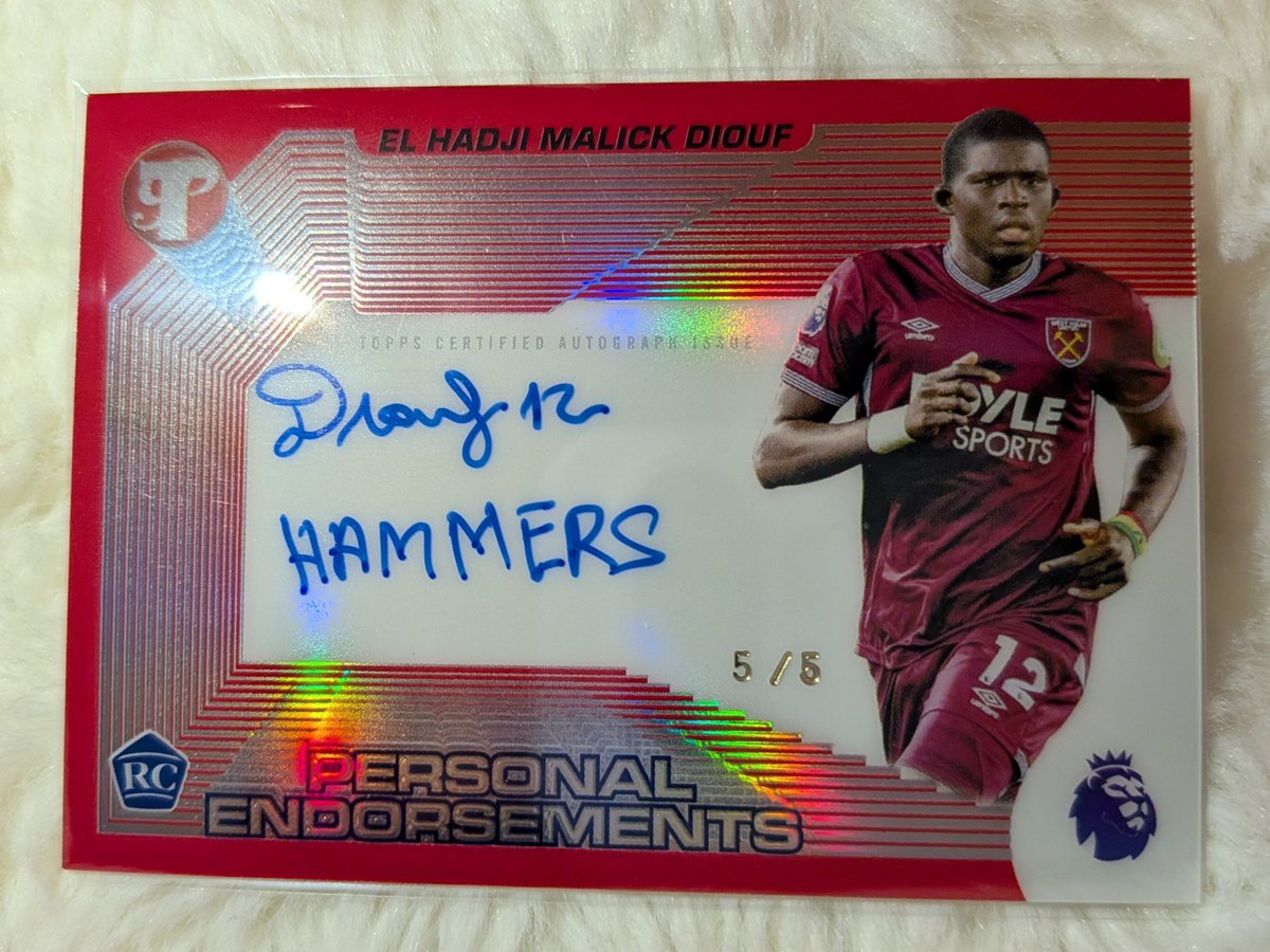 Rocfcgcg's tweet photo. Topps Pristine Premier League 
ベースから５シリのDioufが出た!
HAMMERS ! すばらしいサインだけど枠的は君じゃない、、、
通常サインもまた君か、、、 https://t.co/iagzW5MFKw