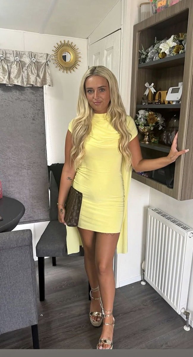 Heelslover26's tweet photo. PM me boys I need money!! #paypigs #sellingcontent #blonde #slut https://t.co/LA7uXsKWiJ