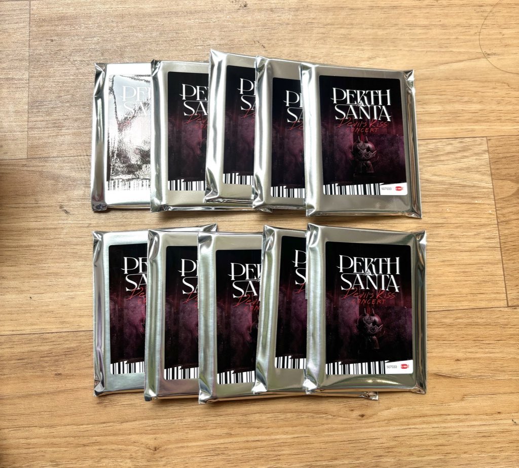 subdeemeesook's tweet photo. Wts/ขาย 

พร้อมส่ง

การ์ด random riser concert ไม่แกะ
250บ ส่ง 40

กดshopee ใช้โค้ดลดได้
https://t.co/Ody9Ffsbu9

 #ตลาดนัดgmmtv #PerthSantaConsertD1 #ตลาดนัดgmm #PerthSanta #PerthSantaConsertD2 https://t.co/sTSY2OskKB