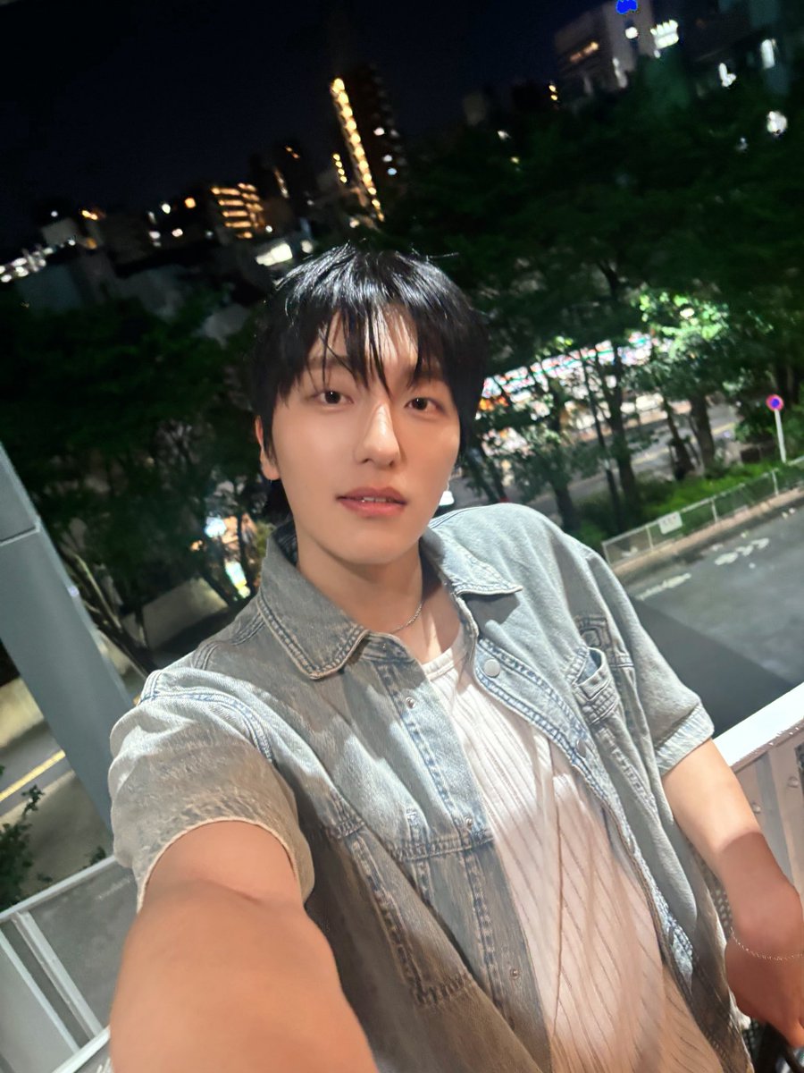 OmegaX_members's tweet photo. [#OX]

😏🩷

#OMEGA_X #오메가엑스
#세빈 #SEBIN https://t.co/zGWscls3fr