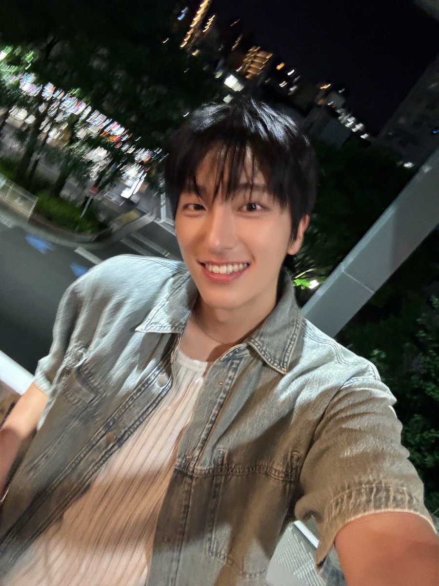 OmegaX_members's tweet photo. [#OX]

😏🩷

#OMEGA_X #오메가엑스
#세빈 #SEBIN https://t.co/zGWscls3fr