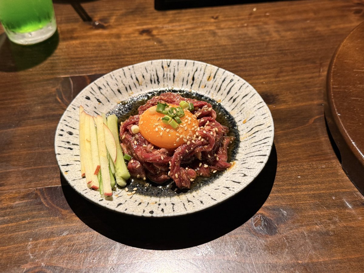 FurryRalf's tweet photo. 今日は美味しいバーガーとユッケたべて、お山で涼んだ日だった🐶✨ https://t.co/hHqCVqEwYD