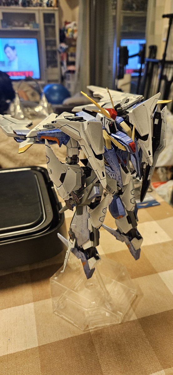 RX79_N_EFSF's tweet photo. ついに完成！
買う気はなかったのに気付いたら手に持ってた。キルケーの魔女版XIGUNDAM 
ちょっとカラーリングは違うけどね(笑)
#ガンプラ
#HGUC
#閃光のハサウェイ
#キルケーの魔女
#RX105 XI GUNDAM 
#卓上撮りこそ至高 https://t.co/oIUikuCA57