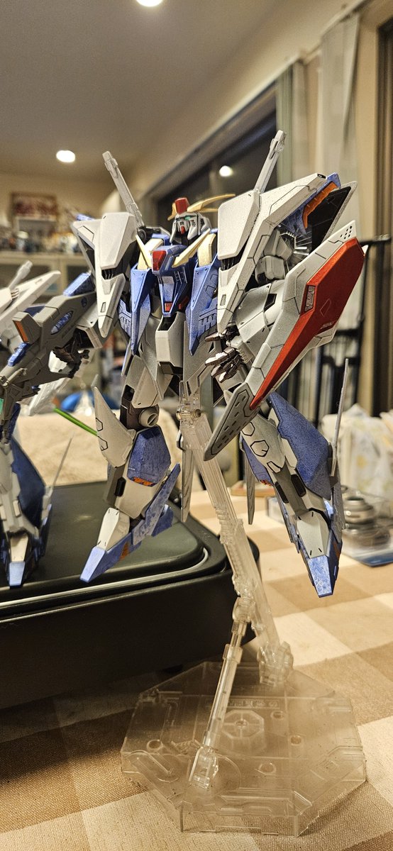 RX79_N_EFSF's tweet photo. ついに完成！
買う気はなかったのに気付いたら手に持ってた。キルケーの魔女版XIGUNDAM 
ちょっとカラーリングは違うけどね(笑)
#ガンプラ
#HGUC
#閃光のハサウェイ
#キルケーの魔女
#RX105 XI GUNDAM 
#卓上撮りこそ至高 https://t.co/oIUikuCA57