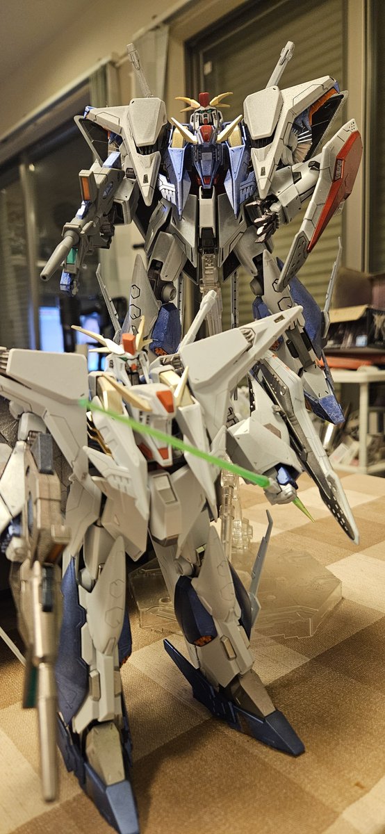 RX79_N_EFSF's tweet photo. ついに完成！
買う気はなかったのに気付いたら手に持ってた。キルケーの魔女版XIGUNDAM 
ちょっとカラーリングは違うけどね(笑)
#ガンプラ
#HGUC
#閃光のハサウェイ
#キルケーの魔女
#RX105 XI GUNDAM 
#卓上撮りこそ至高 https://t.co/oIUikuCA57