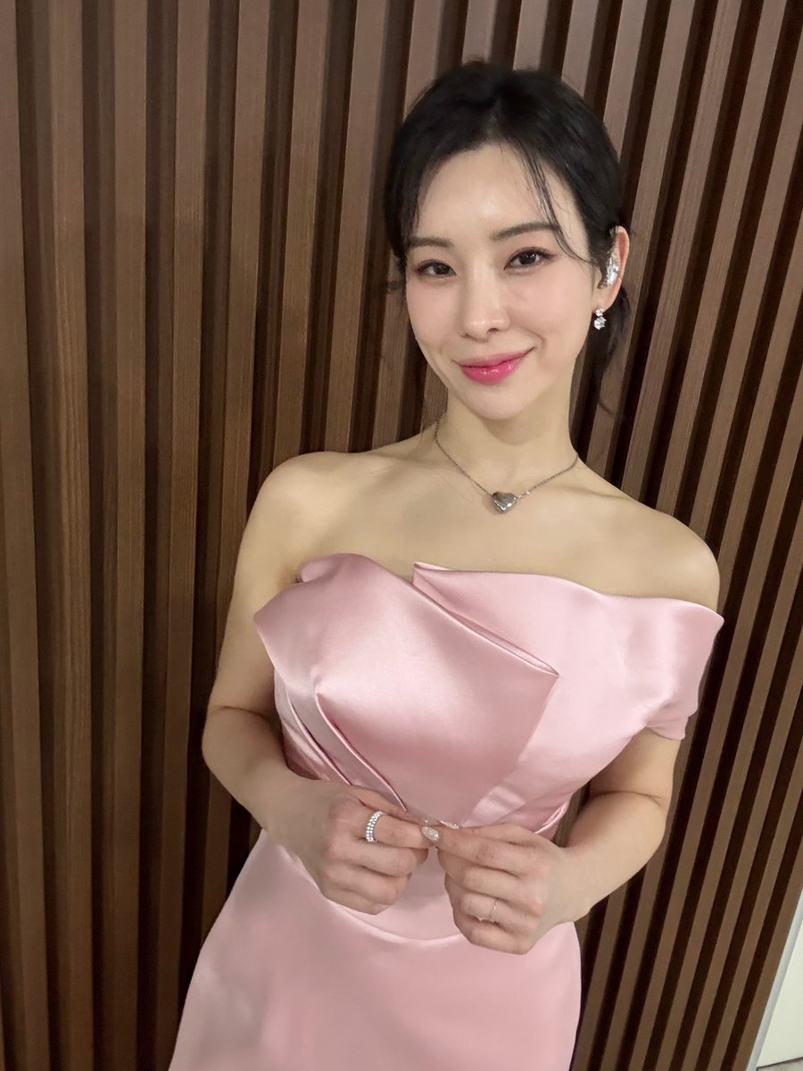 sumzett's tweet photo. 놀기신청하러 온 것 같음 https://t.co/RnL4VMDmua