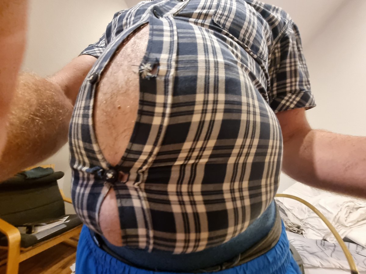 humanballoon22's tweet photo. @CatPudge1 Do i look fat too? https://t.co/TIEv64zcaC