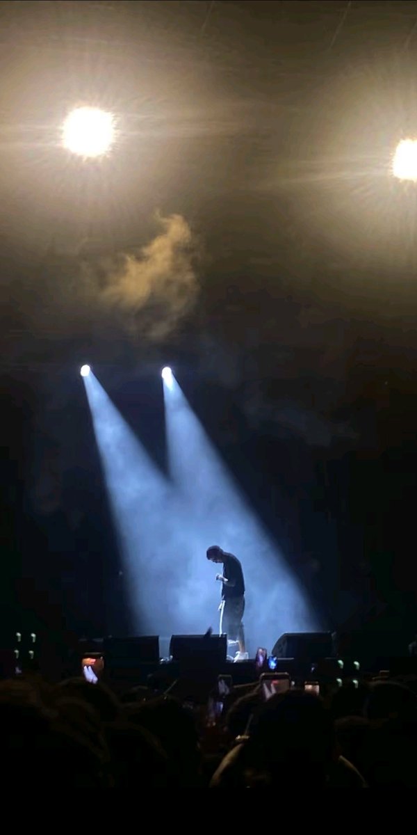 asyasluv's tweet photo. Antalya konserii muqq
@cakal_95 https://t.co/3eTL0oZdQP