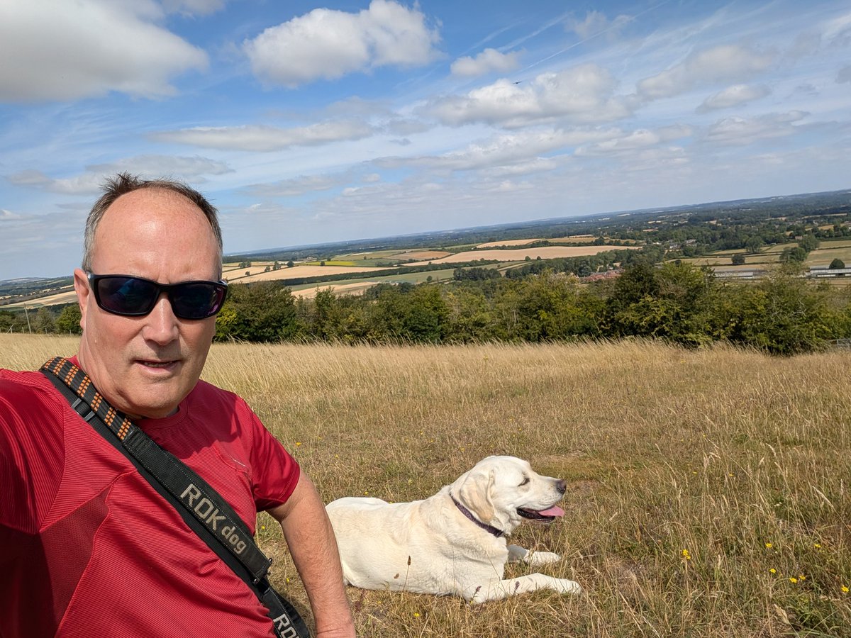 Peterkweedon's tweet photo. Fabulous views over Hampshire and Berkshire from Hannington https://t.co/NMQ8O0JY9q