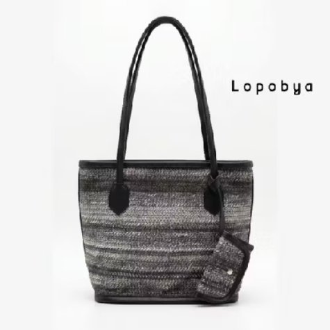mrsissalee's tweet photo. Totebag Cantik buat kerja or kuliah 🫶🏻🩷
plus ada coin pouch nya jugak lucuu dan paling penting cuma 50 RB an 🥹👜 https://t.co/iZjx1IPJEu