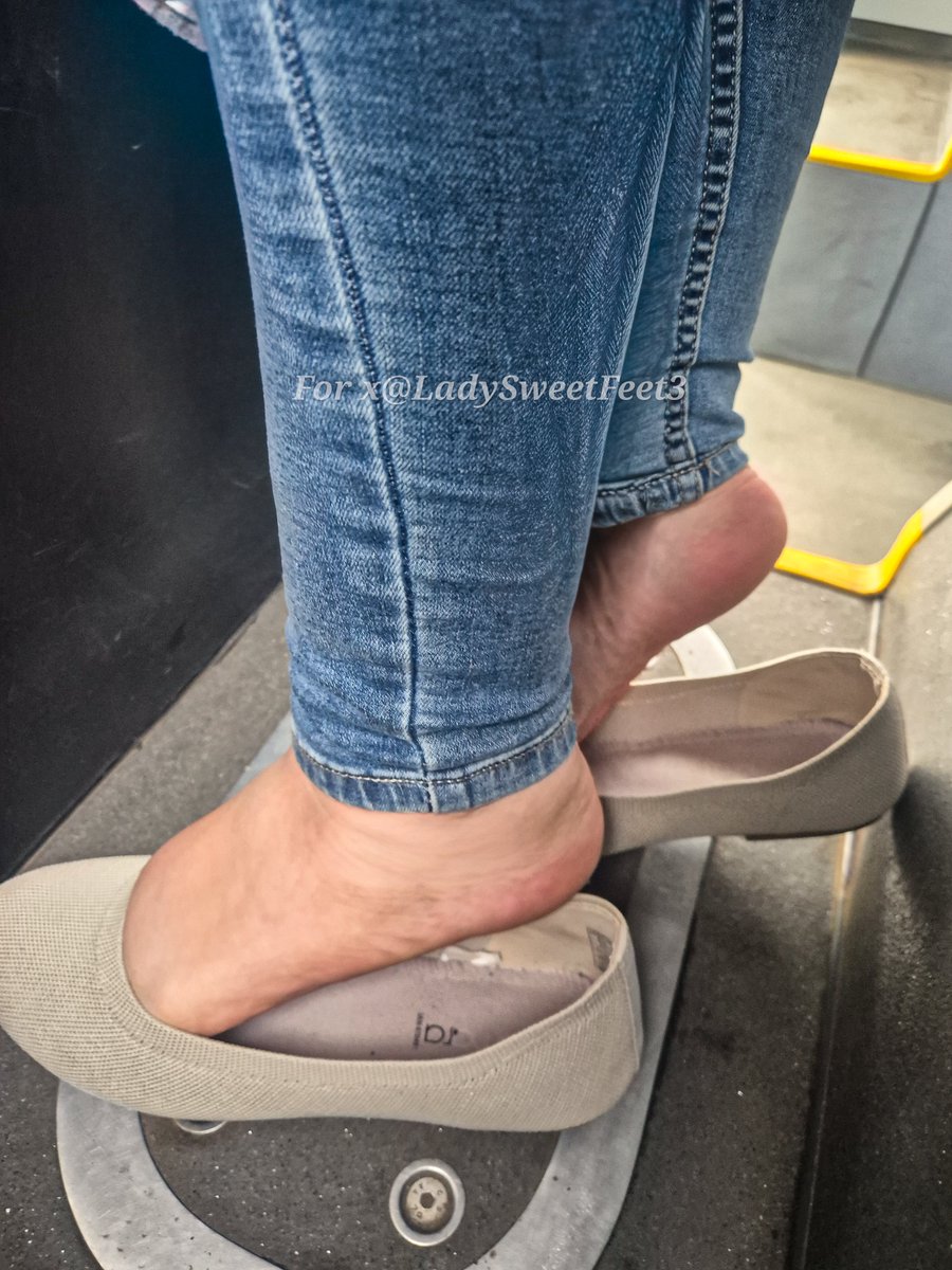 Lady Sweet Feets tweet media