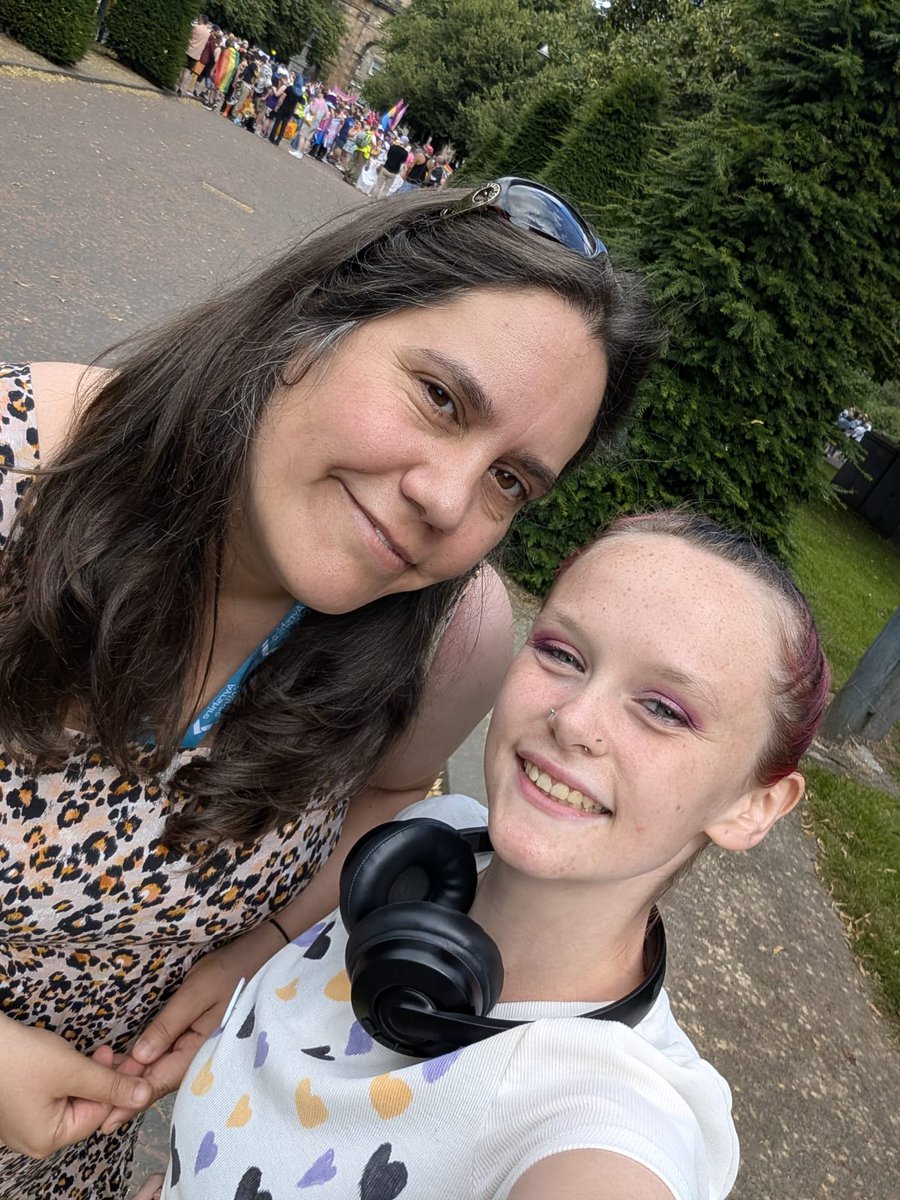 AyrshireCollSA's tweet photo. We had a fantastic time at Glasgow Pride this weekend. It was amazing to see such a celebration of the LGBTQ community and take a chance to show our solidarity and support for the community 🏳️🌈✊🏻
#glasgowpride #lgbtpride #pridemarch #solidarity #community https://t.co/gZ8HsRetLP