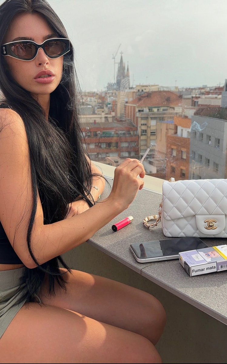 Alll4Alexiss's tweet photo. What city should I smoke in next ?🫦🚬

#smoking https://t.co/DZzCz0E97F