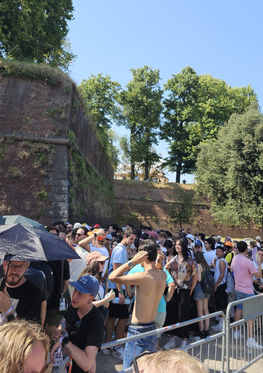 SimoJeanP's tweet photo. And Watch - Them - BUUURN 🔥
#KatyPerry #Lucca #LuccaSummeraFestival #LifetimeTour https://t.co/LWTWLAGshc