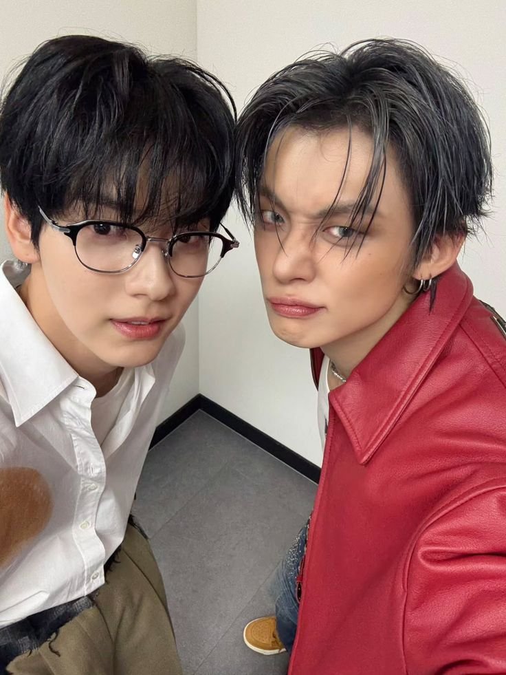 zznbingsu's tweet photo. 〝 i wish i never met you ! 〞 | YNBN03
— a #yeonbin / #soobjun au 

;; imagine doing everything just to make sure your paths never crossed again. then suddenly, you see his name right next to yours on the group list

or: yj &amp; sb as exes being a menace in gdocs

#0x1_threadfest https://t.co/u3ZHW60mdV